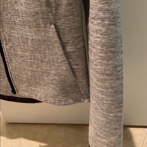 Lululemon City Bound hoodie - Picture 7 of 11